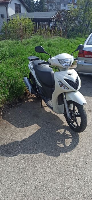 Suzuki sixteen 150i