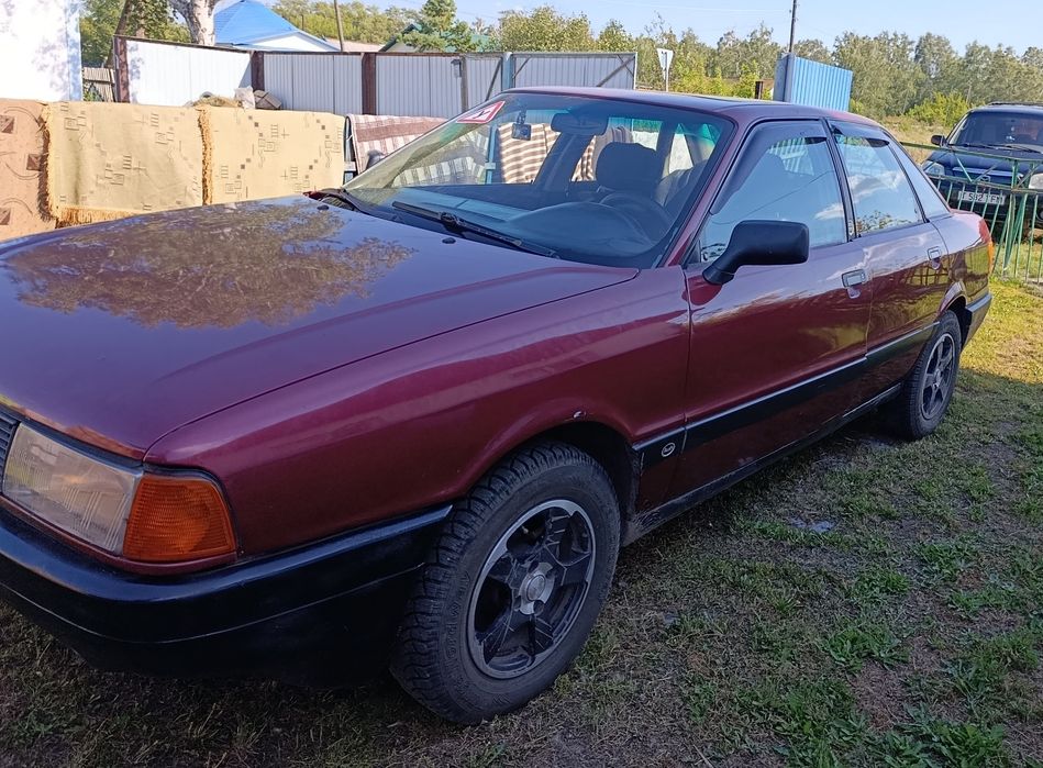 Автомобиль Ауди 80