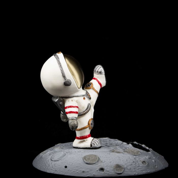 Astronaut Stand Telefon 3D Print – Vopsit Manual – Unic