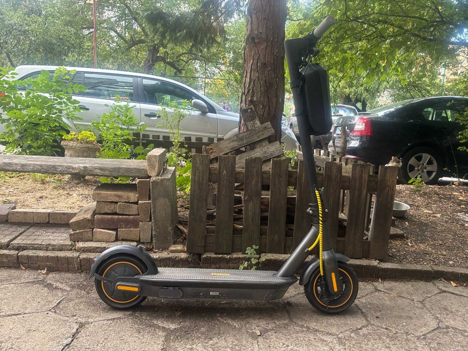Електрическа тротинетка Ninebot by Segway KickScooter G30 MAX