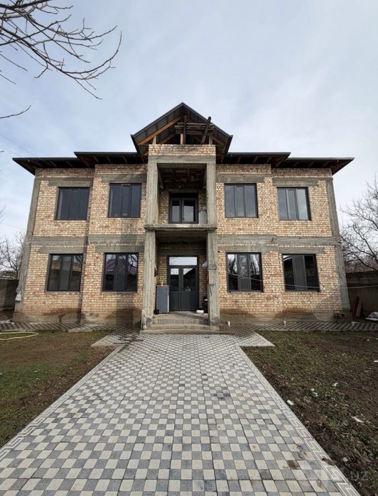 Продается участок 2 этажный азадбаш 8 соток заходи жыви