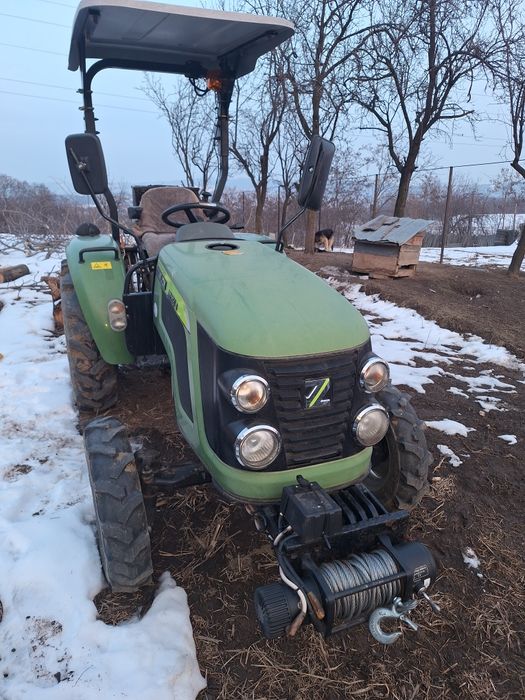 Vând sau schimb tractor 4x4 25 cp marca Zoomlion