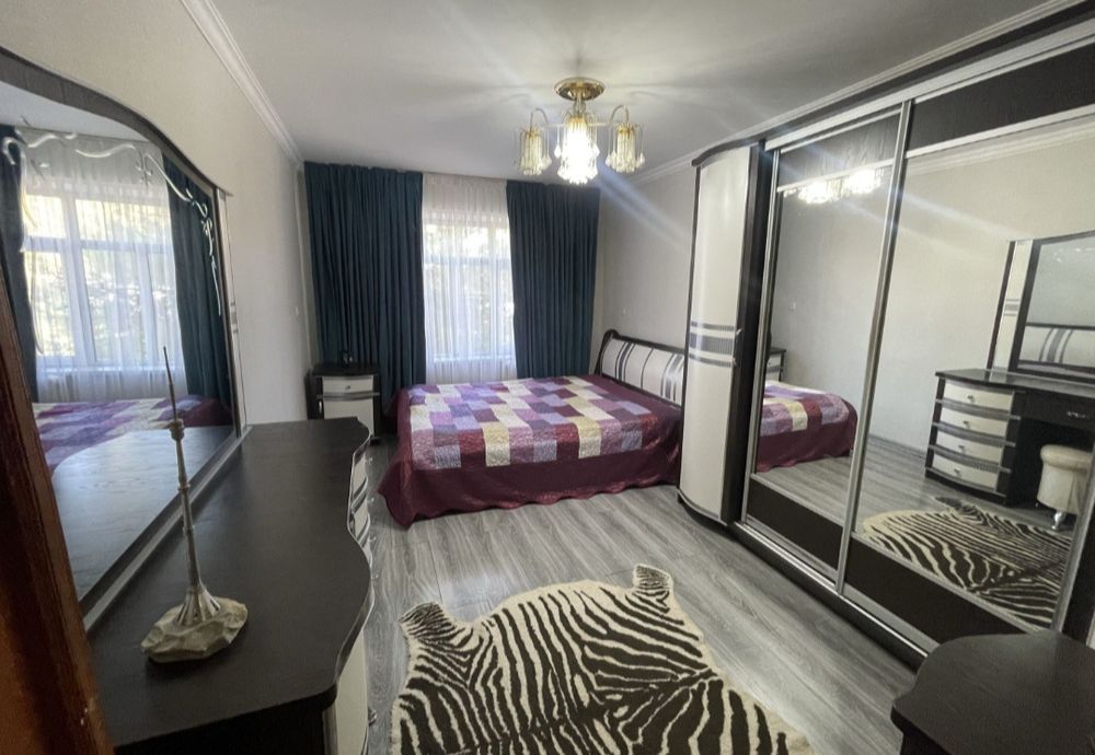 Yunsobod Chinoboda gishtli dom 3/3/4/66 kv toza uy srochniy