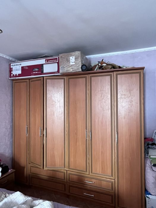 Два шифанера (шкафа)