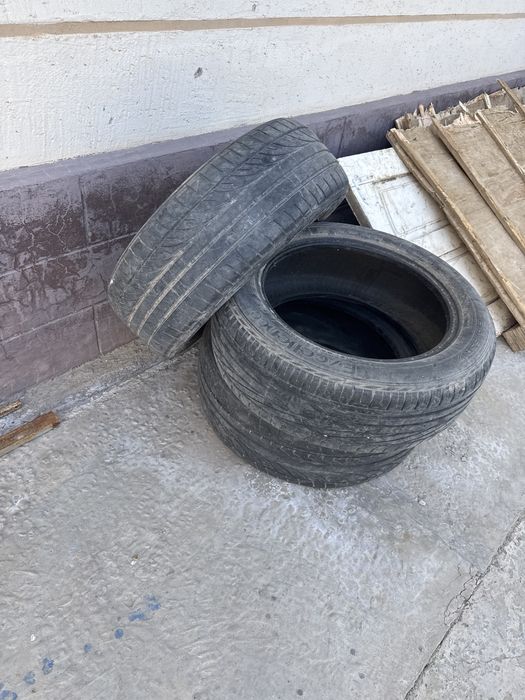 шиный балон 215/55R17