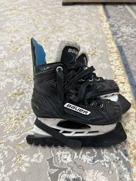 Коньки хоккейные