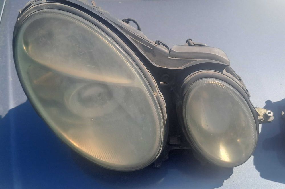 Фар / Фарове Mercedes E-class E220 CDi -150 к.с. ( 02-09г.) w211