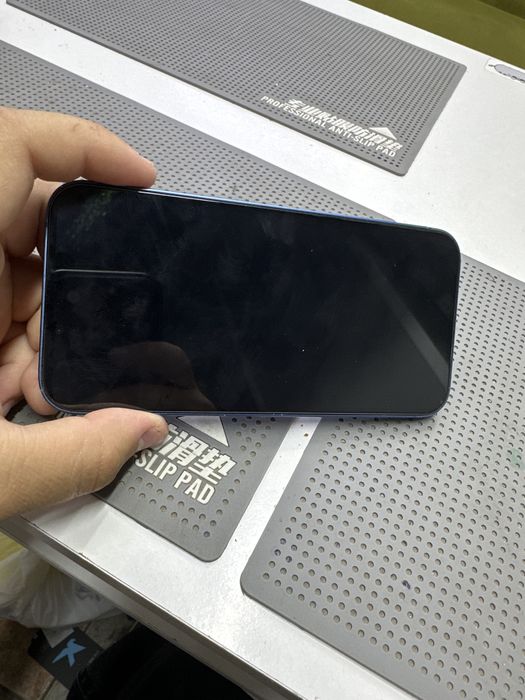 Продам iPhone 13 в идеальном состоянии