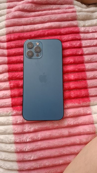 Продам айфон 12 про макс