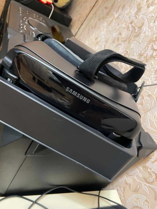 Продавам VR очила за samsung
