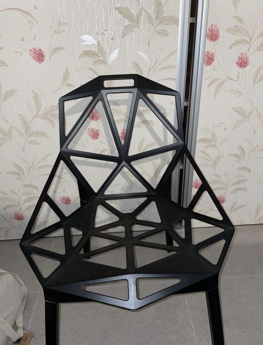 Vand 4 scaune de firma "Chair-One"