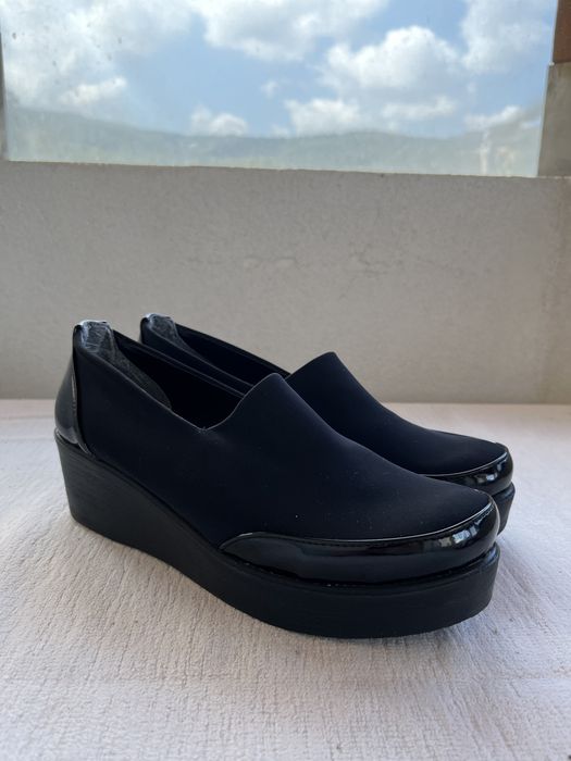 Дамски обувки на платформа