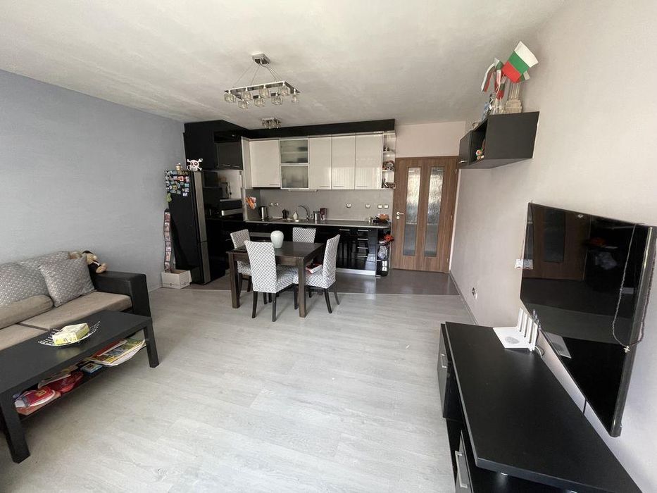 Дава се под наем Тристаен апартамент в София, Изток - 92 кв.м за 850 € - Снимка #2