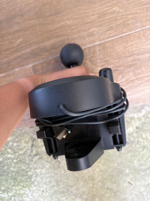Волан,педали и скоростен лост logitech g923