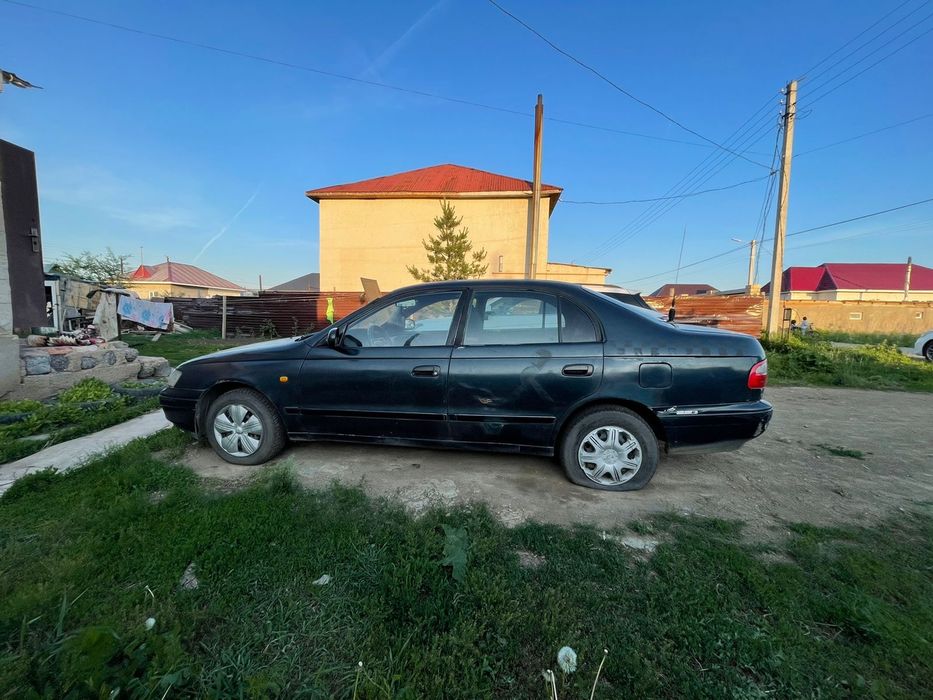 Тойота Карина 1.6