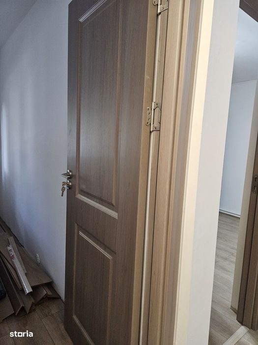 Obcini, parter- vand apartament de 3 camere, perfect spatiu/cabinet.