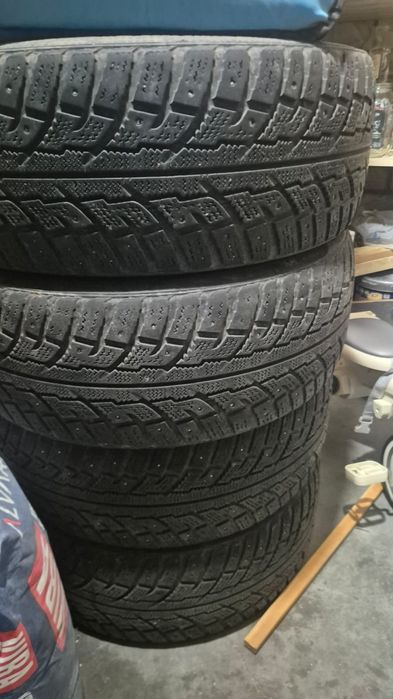 Зимние покрышки 225/55/18