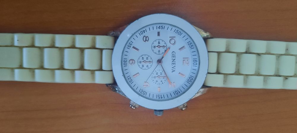 Продаю       часы