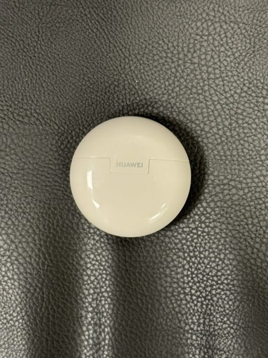 Продавам нови Huawei FreeBuds 7i