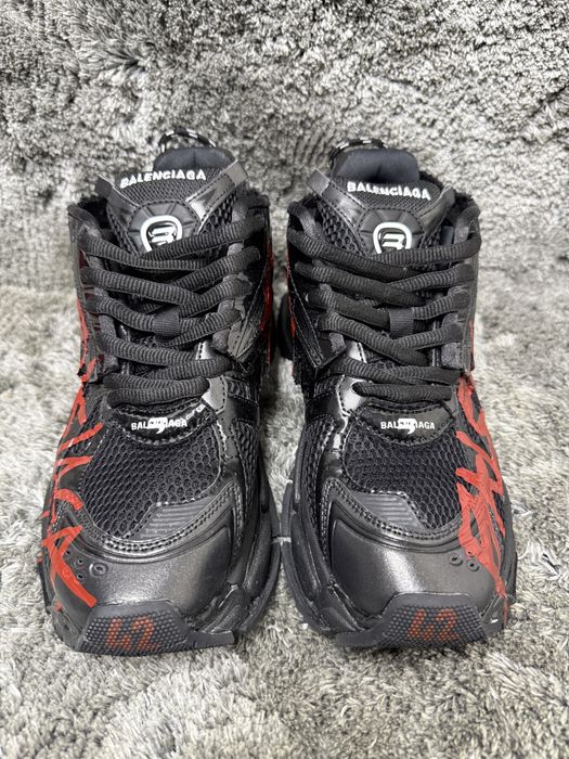 Balenciaga Runner Graffiti Black/Red