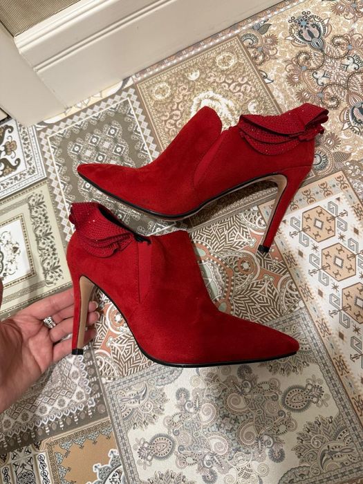 Продаю босоножки