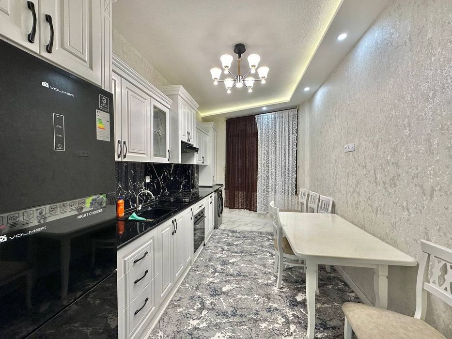 Сдаётся 3х комнатная квартира на 2м этаже, удобствами, Шота Руставели