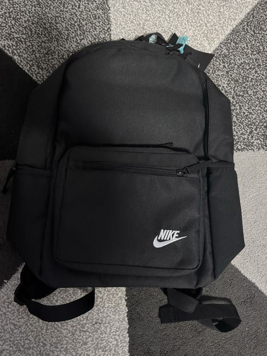 Ghiozdan Nike Nou