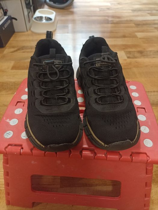 Adidași pentru fete in stare buna