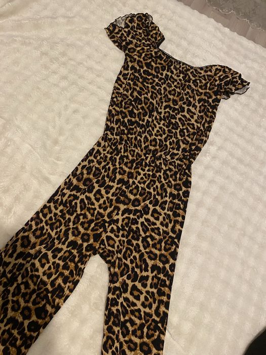 Продам комбенизон на девушку