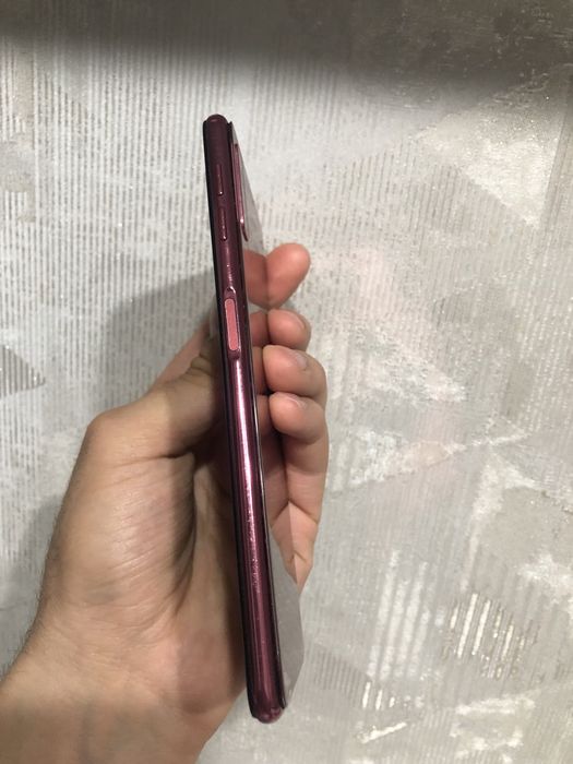 Самсунг.                      A7.