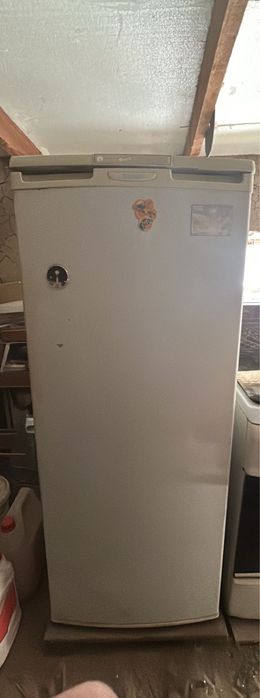 Холодильник Бирюса