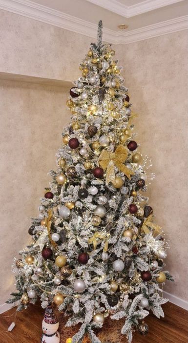 Ёлка Сибирь заснеженная