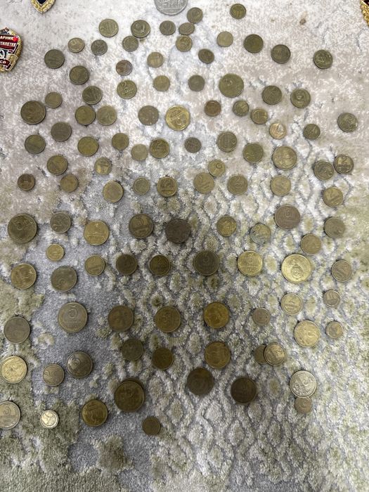 срочни все медаль и монеты все срочно нужно денег берите все 300.000