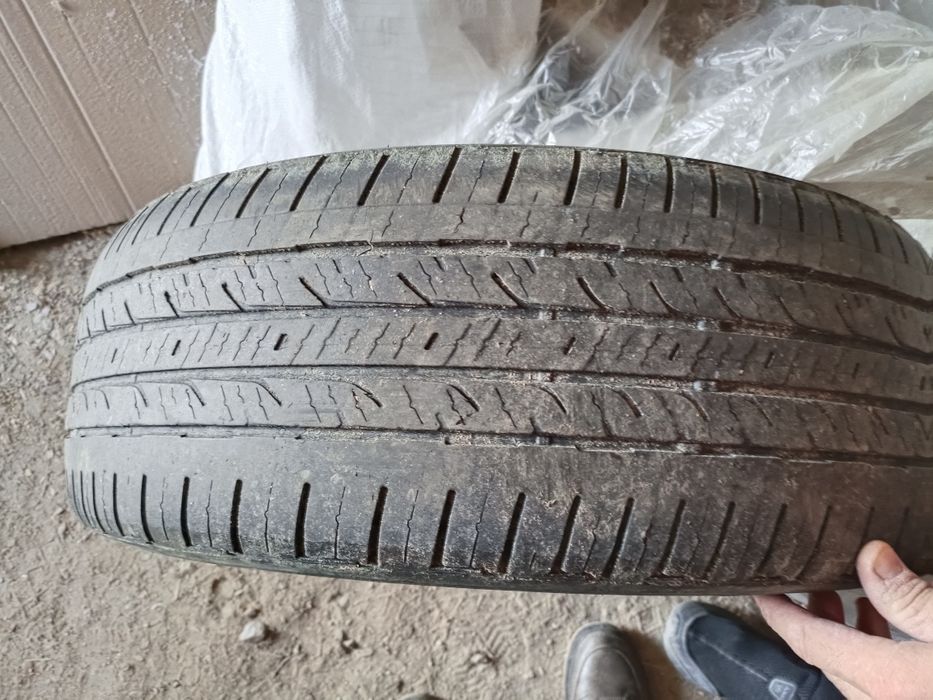 Продам летнюю резину на 17