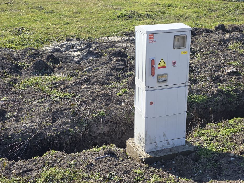 Vând teren cu proiect pentru casă