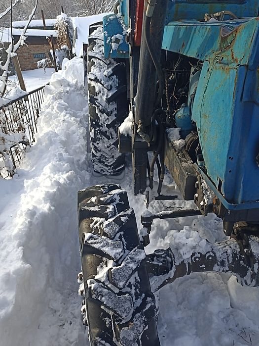 Продам Трактор с куном