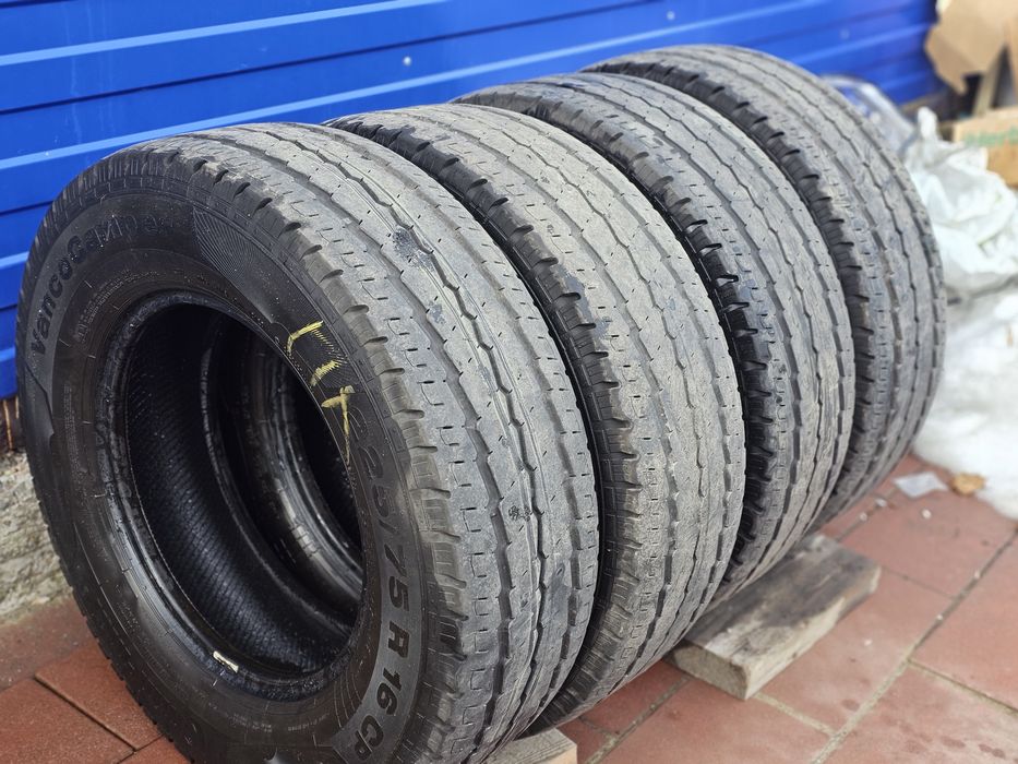 Продам шины 225 75 R16 Continental