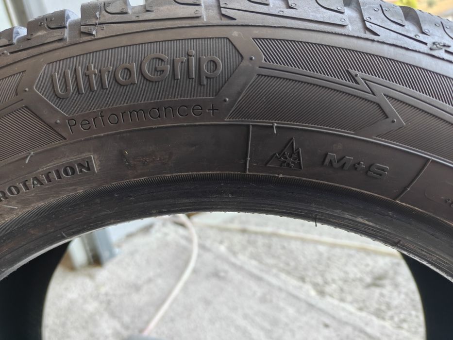 Vând cauciuc anvelopa Goodyear iarna 225 55 R17 ultragrip Performance+ 2021 ca nou