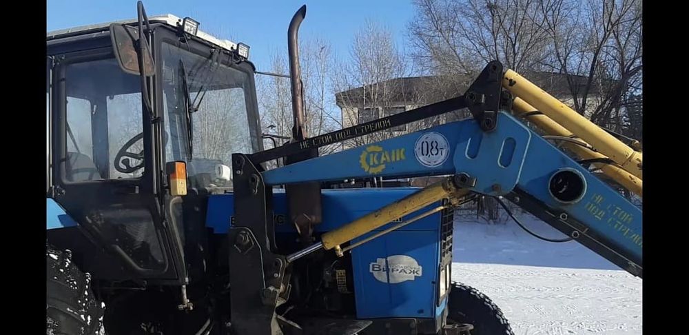 Трактор мтз 82.1 и прес
2)прес подборщик сипма