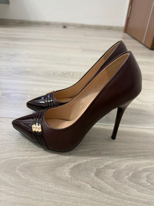 Pantofi eleganti cu toc