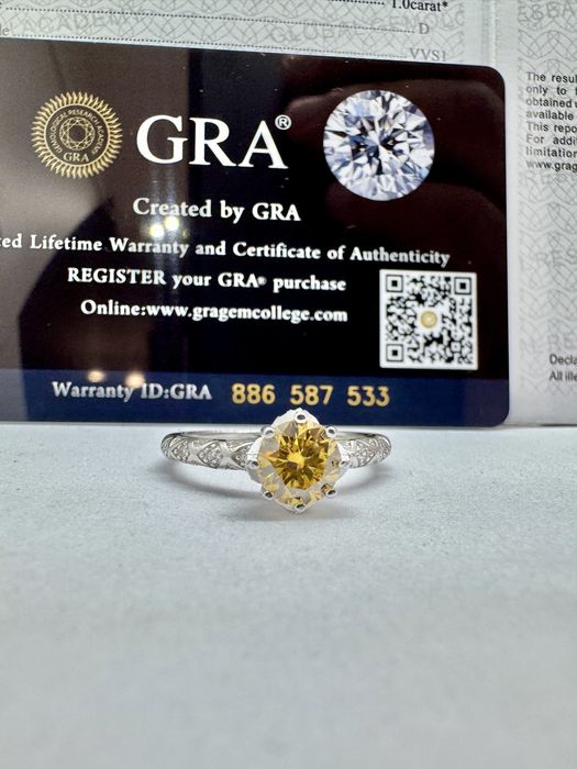 Сребърен пръстен с мойсанит (Диамант) 1 карат