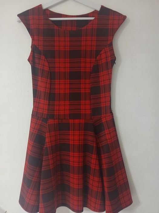 Даска червена рокля