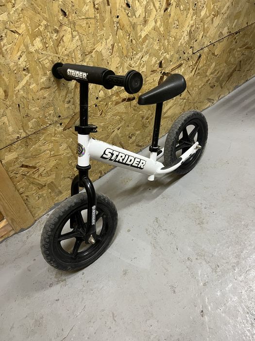 Продам беговел Strider. Отличное состояние.