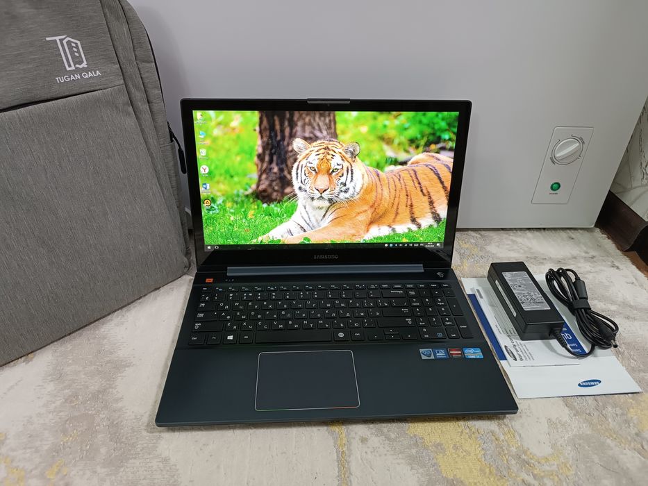 Ноутбук SAMSUNG i7 Сенсорный.