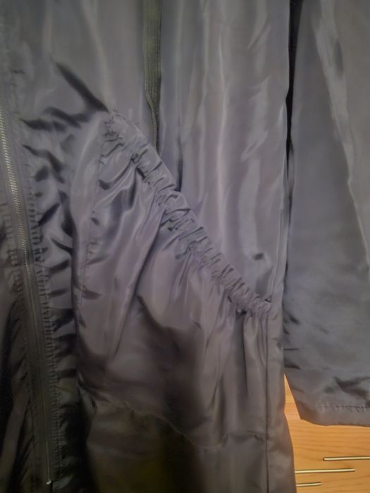 Ново черно яке-ветровка