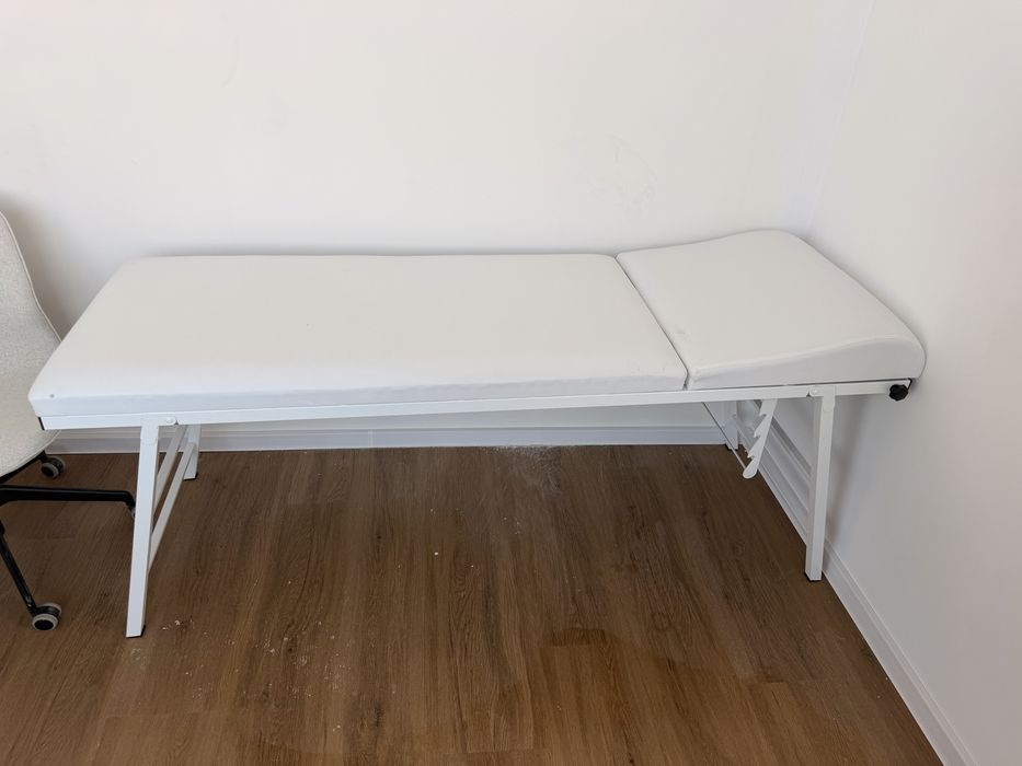 Медицинска кушетка / масажна кушетка