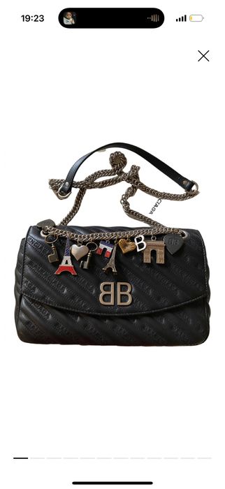 balenciaga paris charm чанта
