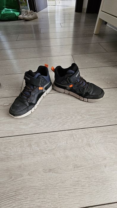 Pantofi/adidasi Geox Respira toamna/iarna  marimea 35