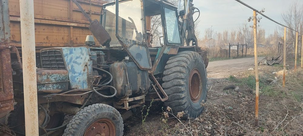 Продам трактор юмз