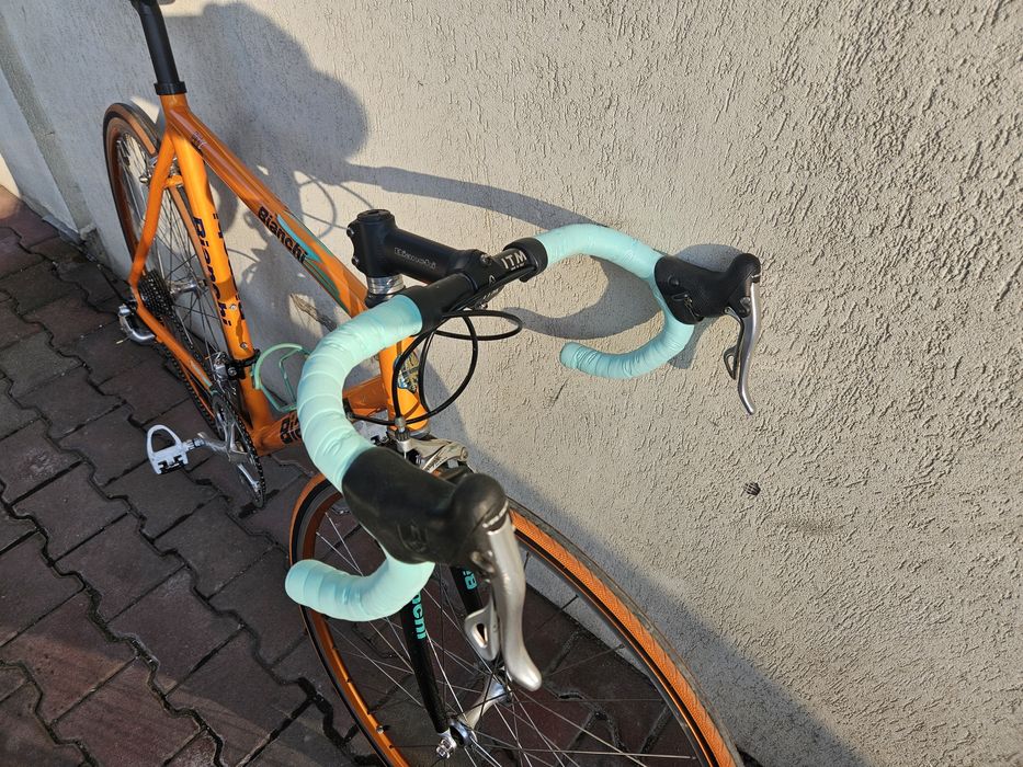 Vând cursiera Bianchi Mega Pro-L